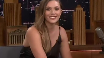 Fantastisk Skönhet Elizabeth Olsen I En Fräsande Video