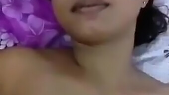 Gadis Desi Nakal Dalam Video Buatan Sendiri