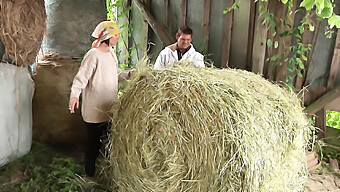 Deutscher Bauernjunge Bekommt Beim Masturbieren Überraschung