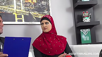 Sexy Hijaber Muslimah Geniet Van Hardcore Seks Met Advocaat