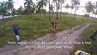 Momentos Íntimos Do Casal Brasileiro Ao Entardecer De Maracaipe