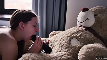 Stephanie Knight'In En Ateşli Hitleri: Plushies Tv'De Kolej Kızının Solo Oyunu