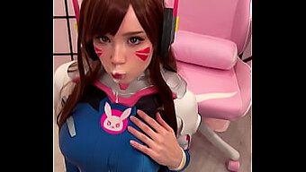 Tiktoker Dengan Cosplay Rambut Coklat Sebagai Daddyva Gula Overwatch, Deepthroats, Dan Menerima Cumshot Di Wajah