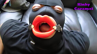 Gât Amator Și Gagging Într-Un Videoclip Bdsm Negru