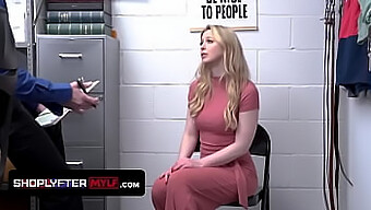 Sunny Lane'In Ofis Karşılaşması Sıcak Bir Amcık Sikişi Ve Yüzüne Boşalma Ile Sonuçlanıyor