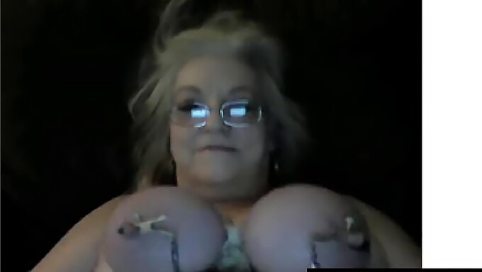 Oma'S Verslaving Aan Webcam Porno