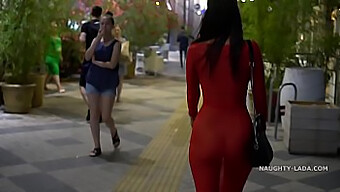 Vestido Transparente Usado Ao Ar Livre Sem Cueca