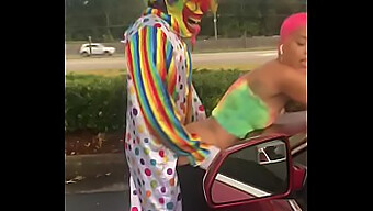 Ngôi Sao Phim Khiêu Dâm Da Màu Jasamine Banks Được Quan Hệ Tình Dục Ngoài Trời Từ Gibby The Clown