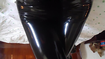 Mistress Dominerer Med Latexonani