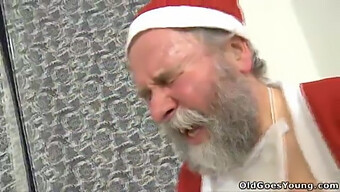 Έκπληξη Των Χριστουγέννων Από Την Kris Kringle